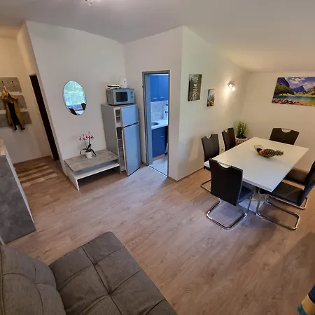 Alpen Hof Apartment *